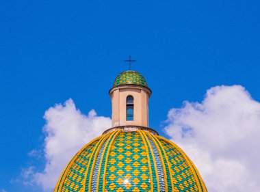 Pazarda Kutsal Haç ve Araf Kilisesi, Napoli, İtalya 