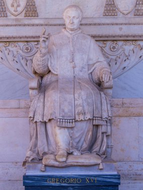 Papa Gregory Xvi'nin Roma'daki heykeli, İtalya 