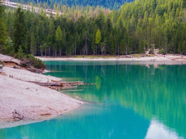 Braies Gölü, Güney Tirol, Dolomites, Kuzey İtalya 