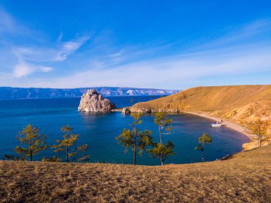 Şamanka Kayası, Burkhan Burnu, Olhun Adası, Baykal Gölü, Sibirya