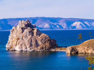 Şamanka Kayası, Burkhan Burnu, Olhun Adası, Baykal Gölü, Sibirya