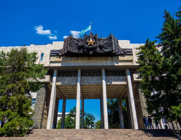 Monumento no Parque de 28 Guarda Panfilov (Eslavo Memorial), Almaty, Cazaquistão — Fotografia de Stock