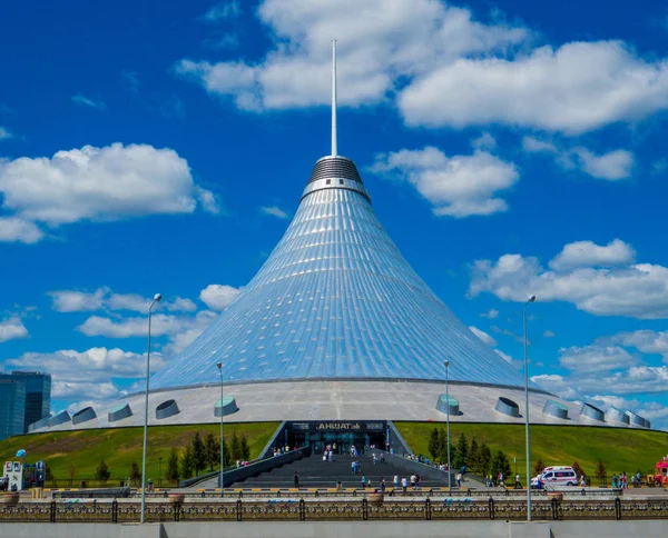 Centro de entretenimiento Khan Shatyr, Nur-Sultan, Kazajstán — Foto de Stock