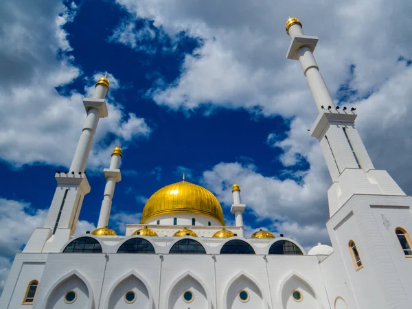 Mezquita Nur-Astana, Nur-Sultan (Astana), Kazajstán — Foto de Stock