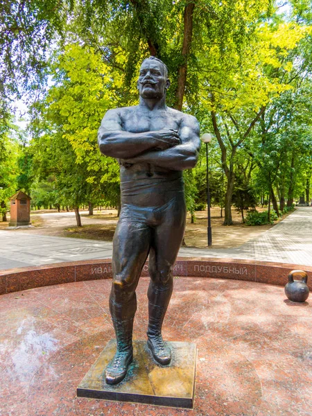 伊万·波德杜布尼纪念碑，叶斯克，俄罗斯 — 图库照片