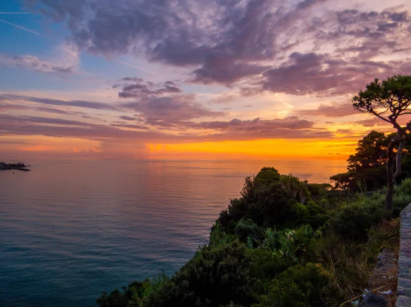 Puesta de sol sobre Forio, Isla Ischia, Italia — Foto de Stock