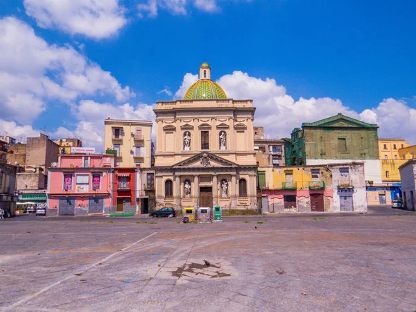 Igreja da Santa Cruz e Purgatório no Mercado, Nápoles, Itália — Fotografia de Stock