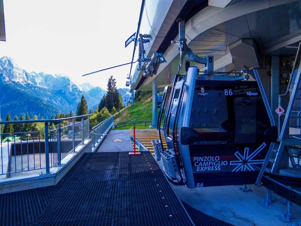 Pinzolo-Campiglio Express, Dolomiti, nord Italia — Foto Stock