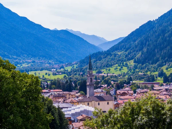 Pinzolo, Trentino-Alto Adige, Dolomites, Kuzey İtalya 