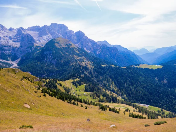 Doss del Sabion, utsikt över Val Rendena, Trentino-Alto Adige, Dolomiterna, norra Italien — Stockfoto