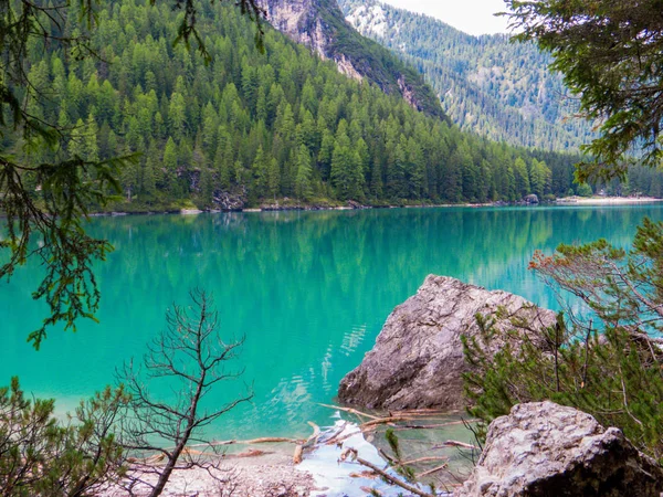 Lake Braies, Dél-Tirol, Dolomitok, Észak-Olaszország — Stock Fotó