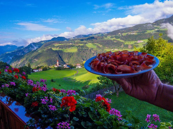 Mat i Dolomiterna: Speck — Stockfoto