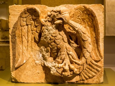 Kartallı Roma Kireçtaşı Sunağı, Beyrut Ulusal Müzesi, Lübnan 