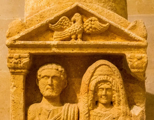 Stele funerarie in pietra calcarea, Museo Nazionale di Beirut, Libano — Foto Stock