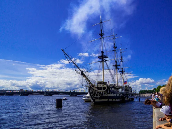 Petersburg Rusland Juli 2020 Mensen Kijken Naar Jaarlijkse Vieringen Voor Stockfoto