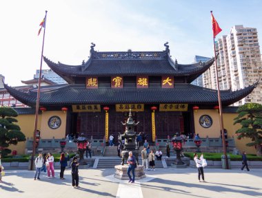 Şangay, Çin - 1 Mayıs 2024: Yeşim Buddha Tapınağı.