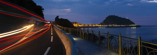 Estrada Beira Mar Com Luzes Carro Noite — Fotografia de Stock