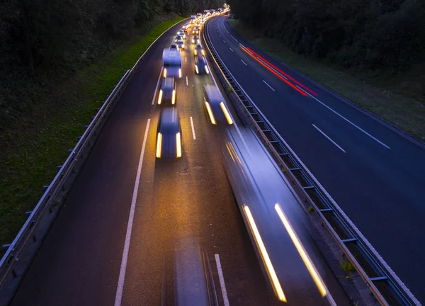 Bilar Motorvägen Bilkö Natten — Stockfoto