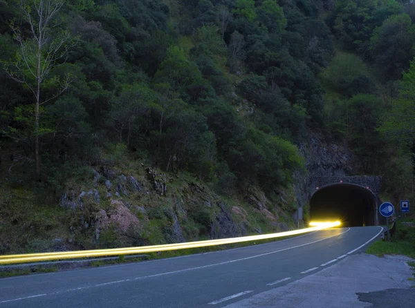 Luzes Carro Velocidade Carro Dirigindo Túnel — Fotografia de Stock