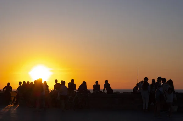 Menschen Beobachten Die Sonne Sonnenuntergangshimmel San Sebastian City — Stockfoto