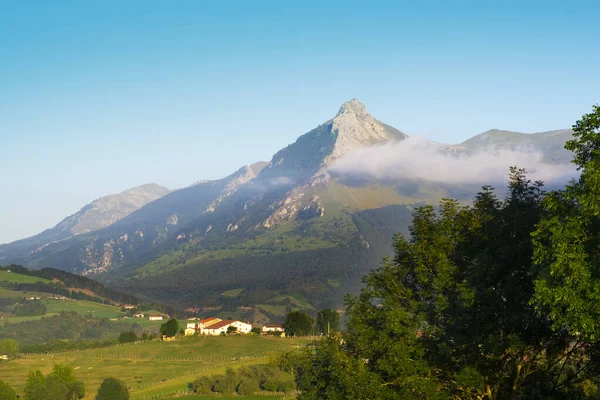 Paisaje Granjas Montañas Euskadi —  Fotos de Stock