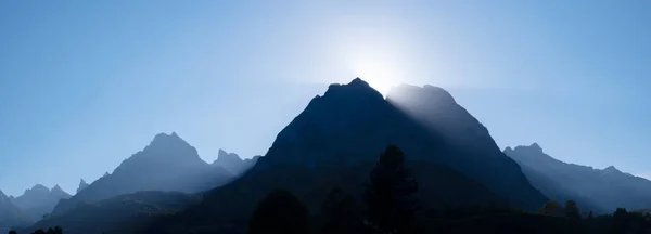 Die Sonne Geht Hinter Den Bergen Lescun Gebirge Unter Den — Stockfoto