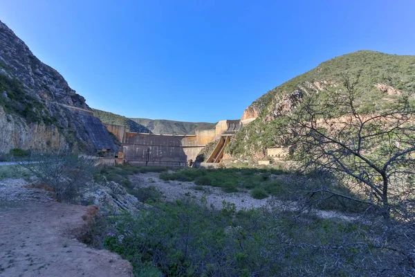 Vista Completa Pared Presa Sin Agua Que Fluye Sobre Ella Imagen De Stock