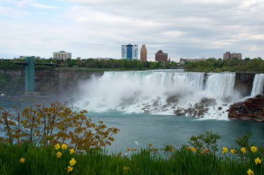 Niagara Falls, Ontario, Kanada - 20th Mayıs 2018: American Falls görünümünü ikinci-birlikte Niagara Şelaleleri Niagara Nehri boyunca Kanada üzerinde olarak bilinen üç şelaleler büyük