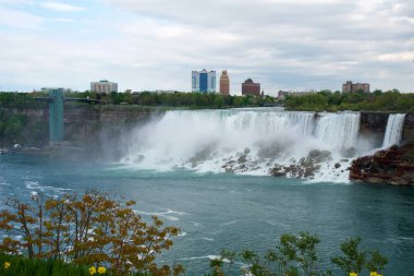 Niagara Falls, Ontario, Kanada - 20th Mayıs 2018: American Falls görünümünü ikinci-birlikte Niagara Şelaleleri Niagara Nehri boyunca Kanada üzerinde olarak bilinen üç şelaleler büyük