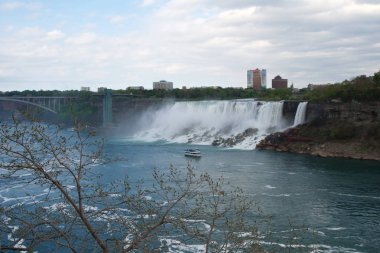 Niagara Falls, Ontario, Kanada - 20th Mayıs 2018: American Falls görünümünü ikinci-birlikte Niagara Şelaleleri Niagara Nehri boyunca Kanada üzerinde olarak bilinen üç şelaleler büyük