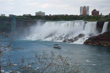 Niagara Falls, Ontario, Kanada - 20th Mayıs 2018: American Falls görünümünü ikinci-birlikte Niagara Şelaleleri Niagara Nehri boyunca Kanada üzerinde olarak bilinen üç şelaleler büyük