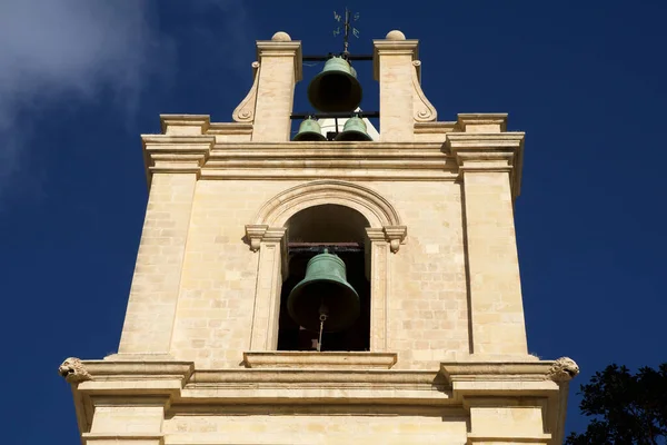 VALLETTA, MALTA - 31 DIC 2019: Vista exterior de Saint Johns Co-Cathedral en La Valeta — Foto de Stock