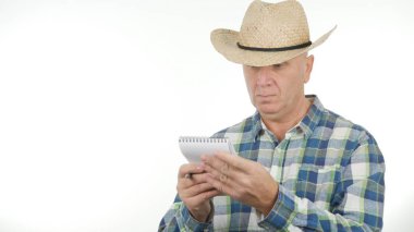 Kendine güvenen çiftçi yazmak cüzdan kalem kullanma