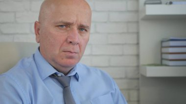 Gergin ve hayal kırıklığına işadamı kamera rahatsız arıyorum