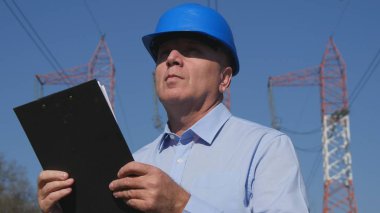 Mühendis görüntü iş ile el Pano