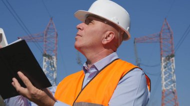 Mühendis yansıma yazma gündemi ve elektrik telleri için arıyor