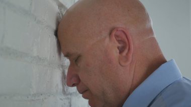 Hayal kırıklığına uğramış ve umutsuz işadamı görüntü iç Ofis Oda