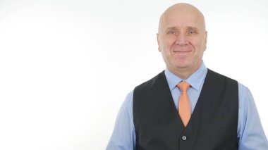 Röportajda mutlu gülümseyerek işadamı görüntüsü