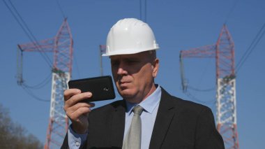 Enerji enerjik sanayi metin mobil bakım etkinliğini kullanarak çalışma