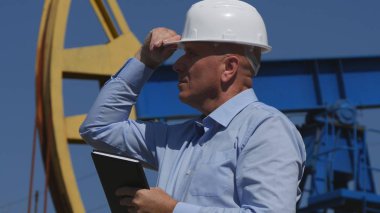 Çıkarma petrol endüstriyel çalışan petrol mühendisi doğrulayın Yükleme Activi