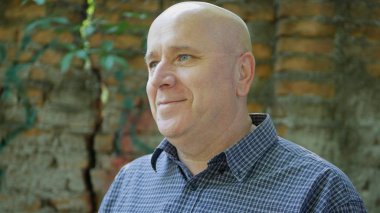 İşadamı görüntü gülümseyen mutlu bir toplantı bekliyor