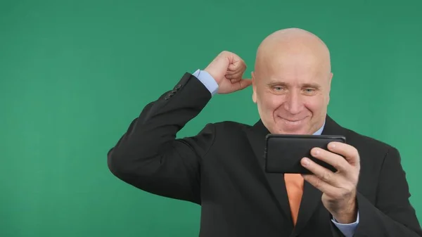 Щасливий Бізнесмен Імідж Обговорення Стільникового Телефону Фінансові Хороші Новини Зробити — стокове фото