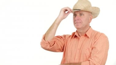 Çiftçi sunum yapmak bir saygılı jest Nod ve O'nun şapka dokunmadan