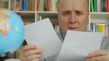 Yavaş hareket ile hayal kırıklığına işadamı kötü Finansal haber okuma