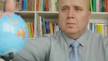 Office odadaki ağır çekim adam yapmak hayır demektir olumsuzlama el jestleri işareti