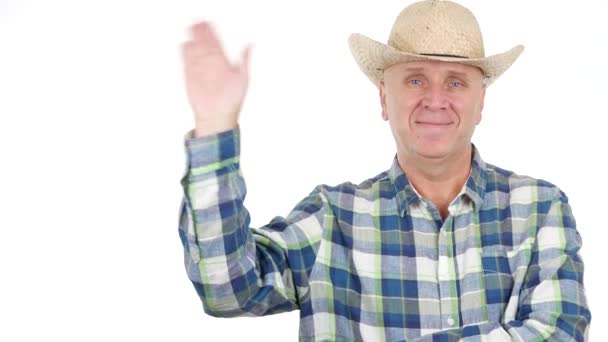 Presentación del agricultor Sonríe y haz de Hello Hand Gestures un signo de bienvenida — Vídeo de stock
