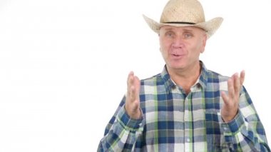 El hareketi ve röportajda tarıma dayalı işletme hakkında konuşma gülümseyen çiftçi