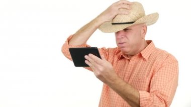 Kötü haber mimik hayal kırıklığına kovboy şapkası okunur dokunmatik Tablet giyen countryman