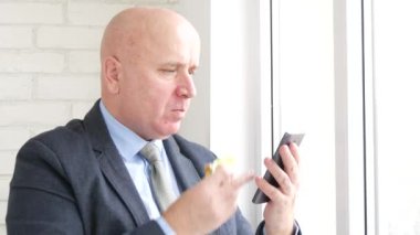 Mobil online haber arama aç işadamı Duraklat zevk lezzetli sandviç