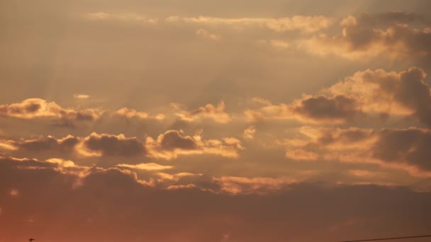 Beau Ciel Nuageux Été Dans Lumière Soir Coucher Soleil Avec — Video